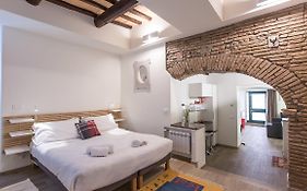 Rental In Rome Trastevere White